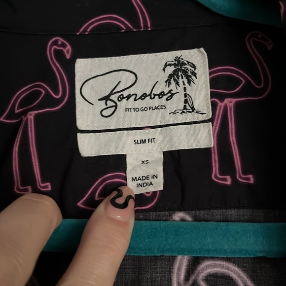 SLIM FIT SHORT SLEEVE BUTTON-UP SHIRT IN FLAMINGO LIGHTS BAREFOOT PINK - Picture 2 of 4